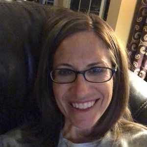 Meet your Posher, Hilary